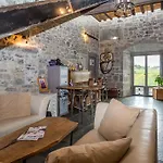 Bed & Breakfast Les Fous Du Village 3*