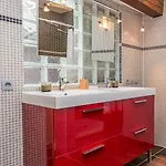 Bed & Breakfast Les Fous Du Village 3*