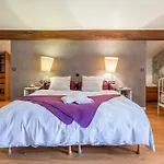 Bed & Breakfast Les Fous Du Village