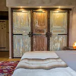 Bed & Breakfast Les Fous Du Village