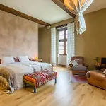 Bed & Breakfast Les Fous Du Village