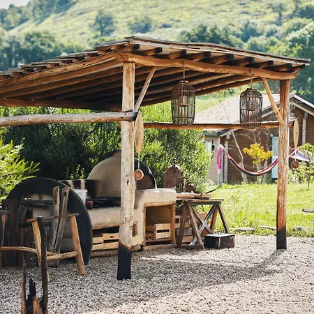 Les Fous Du Village Bed & Breakfast Saint-Esteben