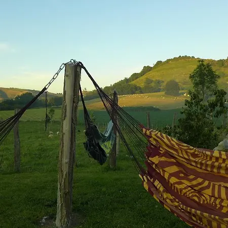 Bed & Breakfast Les Fous Du Village