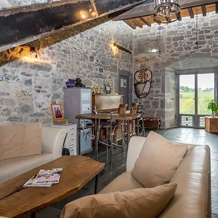 Bed & Breakfast Les Fous Du Village 3*