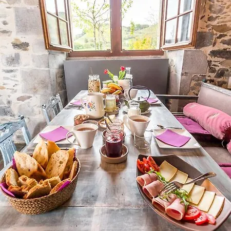 Bed & Breakfast Les Fous Du Village 3*