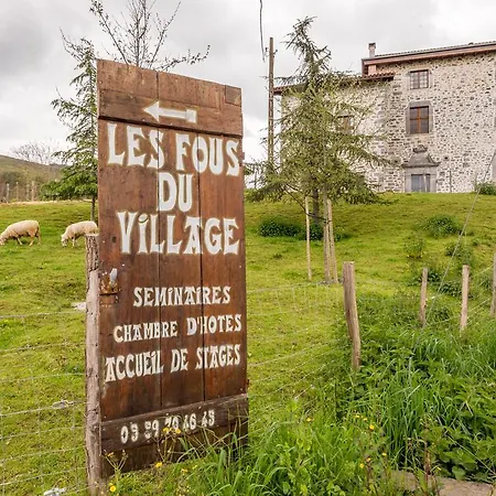 Les Fous Du Village