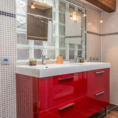Bed & Breakfast Les Fous Du Village 3*