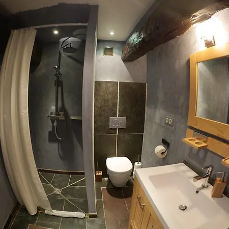 فندق مبيت وإفطار Les Fous Du Village