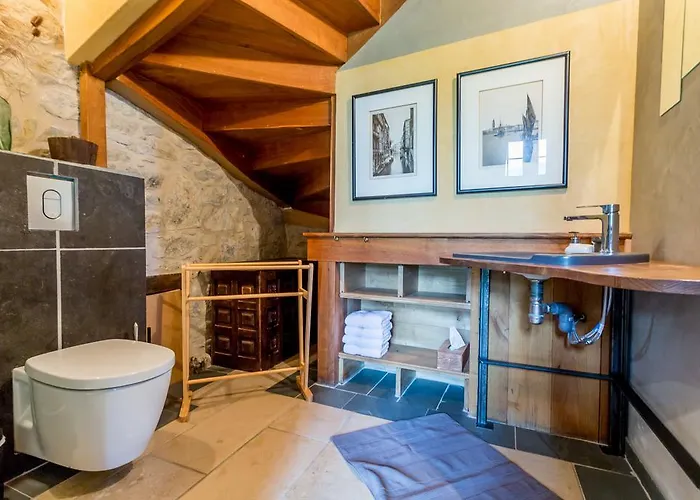 Bed & Breakfast Les Fous Du Village Saint-Esteben